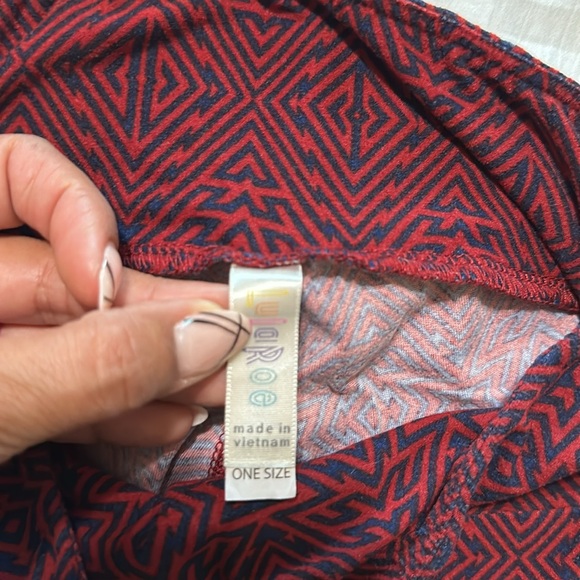 LulaRoe buttery soft leggings. - Picture 3 of 5